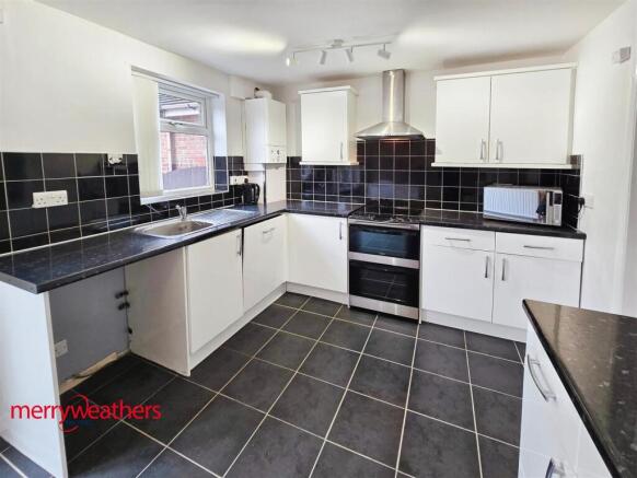 3 bed Terraced to rent Image 9
