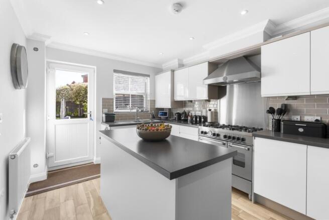 Woodlands Park Drive, Dunmow, Essex, CM6 photo 4
