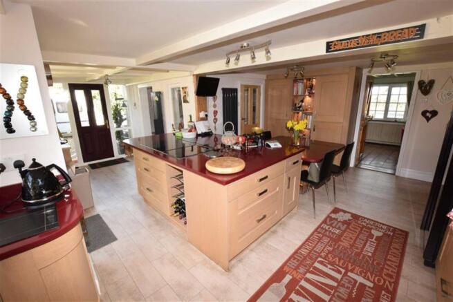 ADDITIONAL KITCHEN/B