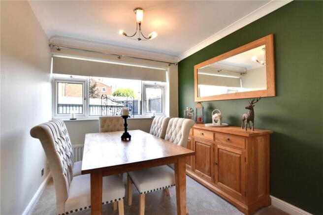 4 bed Semi-Detached for sale Image 4