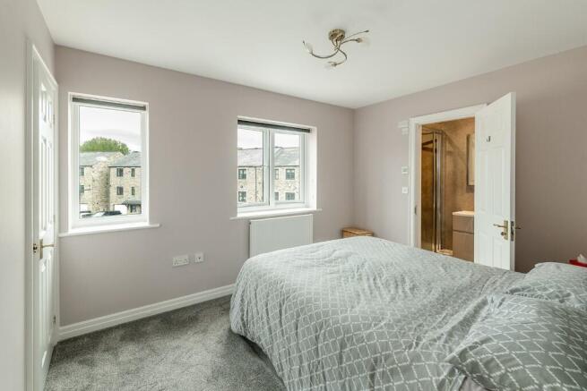 4 bed Town House for sale Image 11