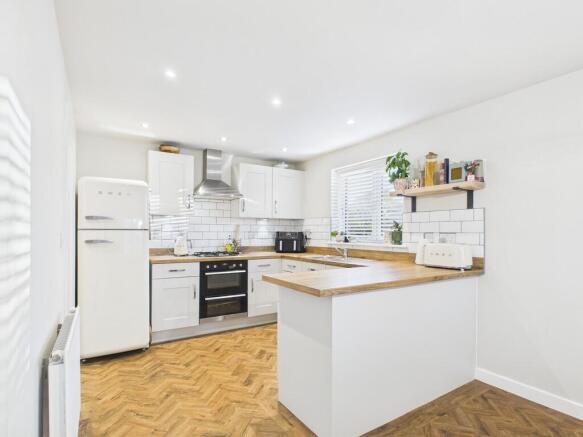 10 Howes Road, Br...