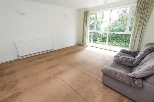 LIVING ROOM.jpg