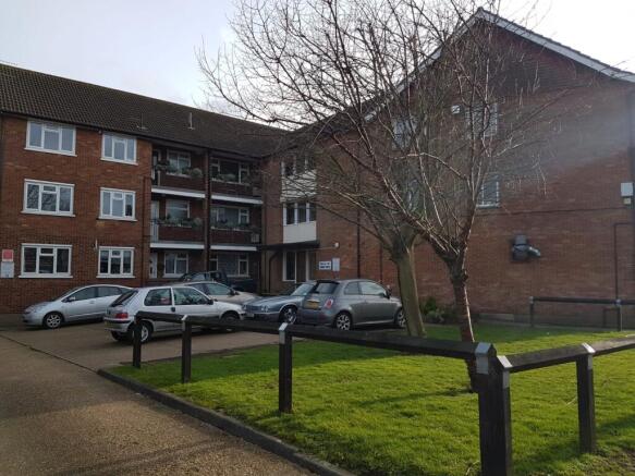 Two bedroom Theydon Bois to rent.