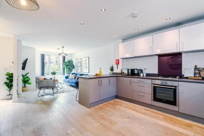 11 Ivory Close - ...