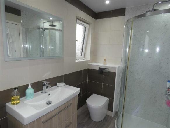 MODERN BATHROOM