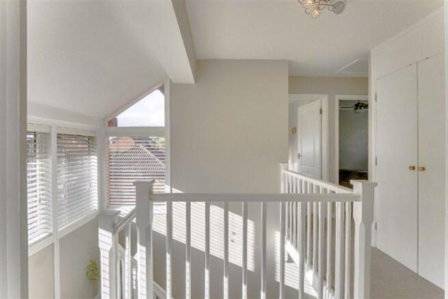 FIRST FLOOR LANDING