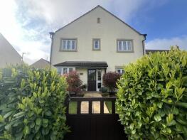 Beaufort Lodge, New Road, Bristol BS37 7QH