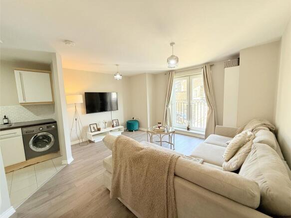 2 bed Apartment for sale Image 5