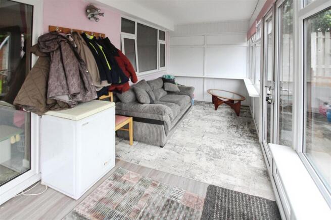 3 bed Semi-Detached for sale Image 8