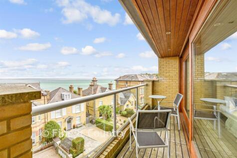 Cliff Road, Cowes, Isle of Wight
