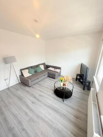 Spacious Four-Bedroom House with Private Garden |