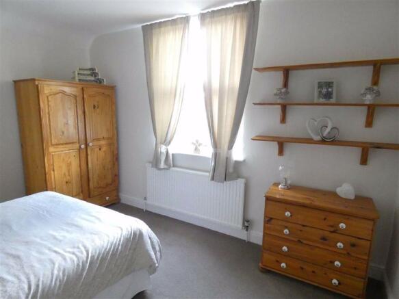 BEDROOM 2