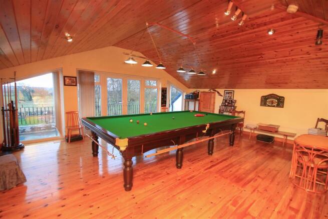 SNOOKER ROOM
