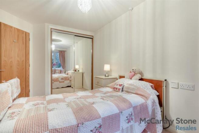 8672483-interior02.jpg