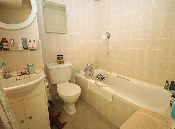 En-suite bathroom