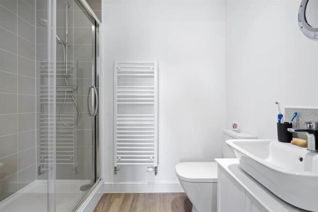 20 Gresley Way - shower room.jpg