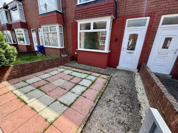2 bed House to rent Image 12