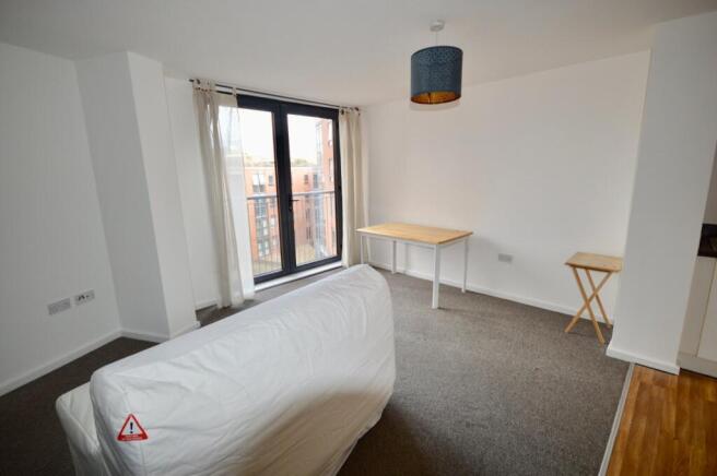 2 bed Flat to rent Image 4