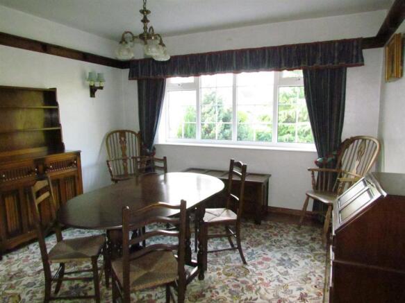 Dining (Bed 2)