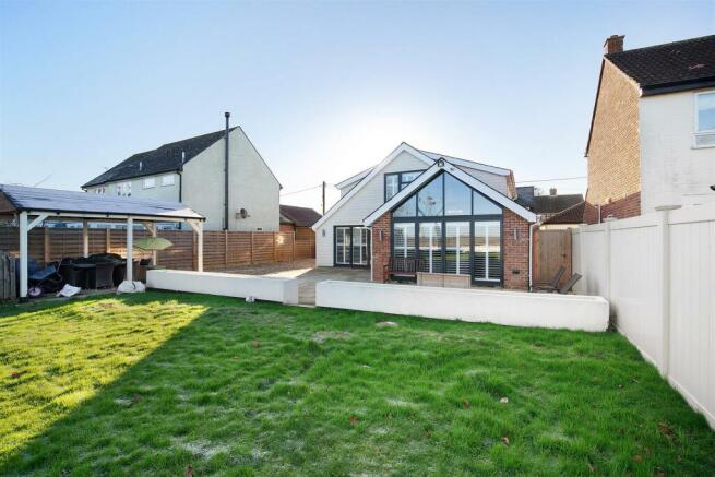 Rear Garden 2 (2).jpg