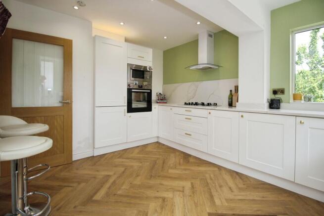 2 bed Semi-Detached for sale Image 6