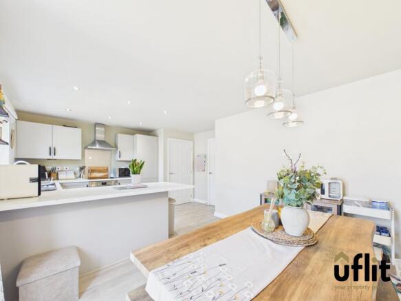 4 bed Detached for sale Image 7