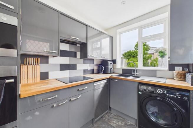 3 bed Semi-Detached for sale Image 7