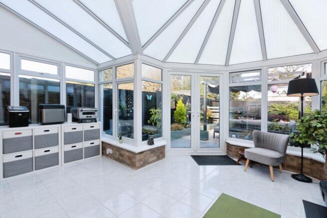 Fairfield Drive, Frimley, Camberley, Surrey, GU16 photo 4