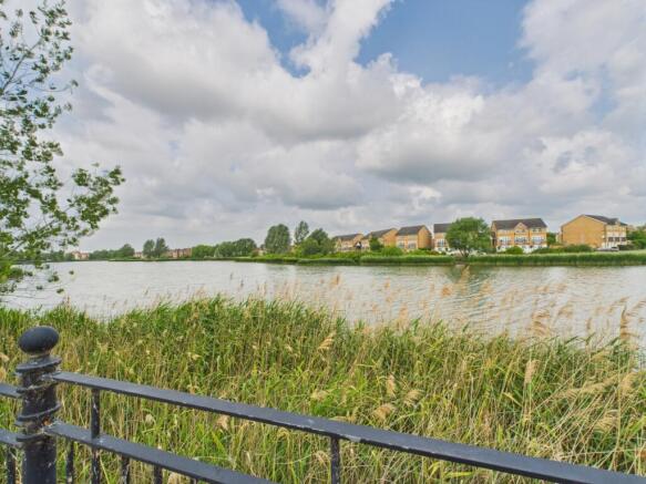 CAM01909G0-PR0348-STILL010