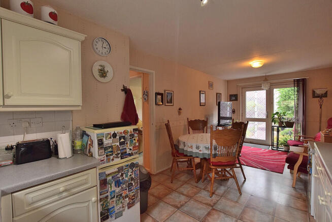 3 bed Terraced for sale Image 6