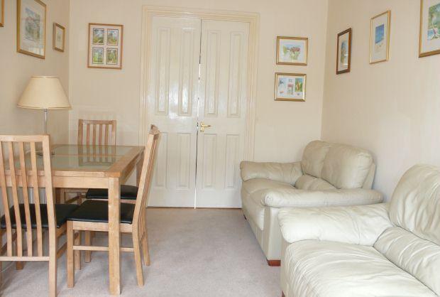 SITTING/DINING ROOM