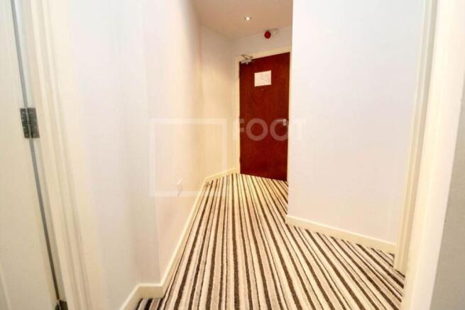 1 bed Apartment to rent Image 11