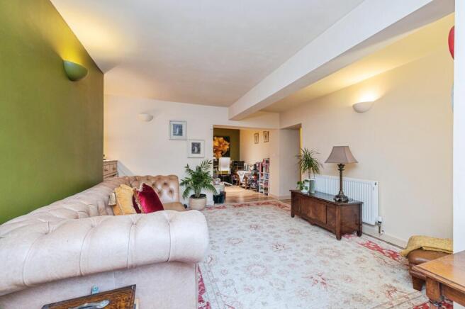 4 bed Semi-Detached for sale Image 8