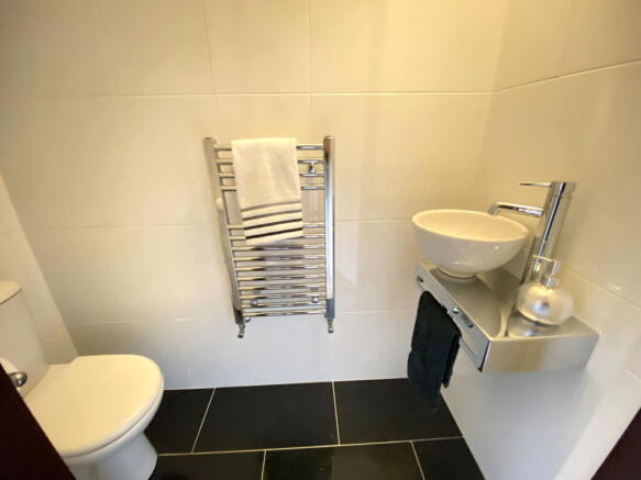 4 bed Detached for sale Image 5