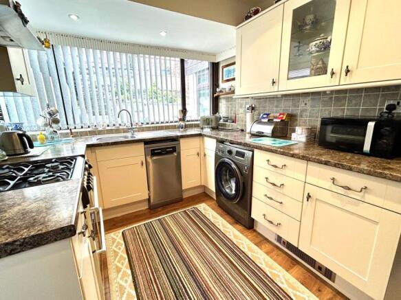 3 bed Semi-Detached for sale Image 5