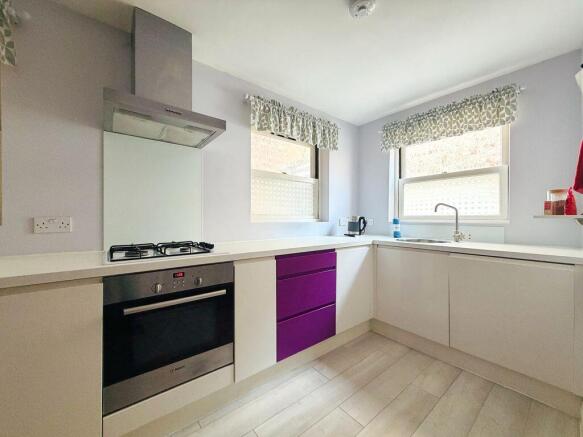 2 bed Detached for sale Image 8
