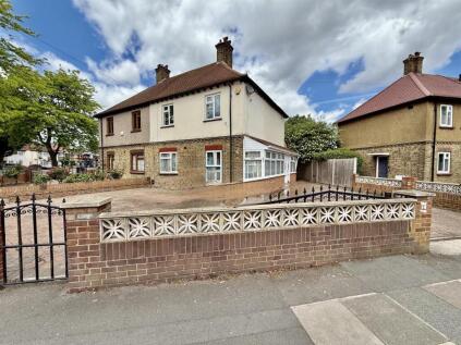 Carlyle Avenue, Southall