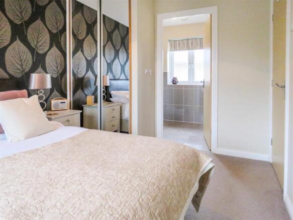 Master Bedroom..JPG