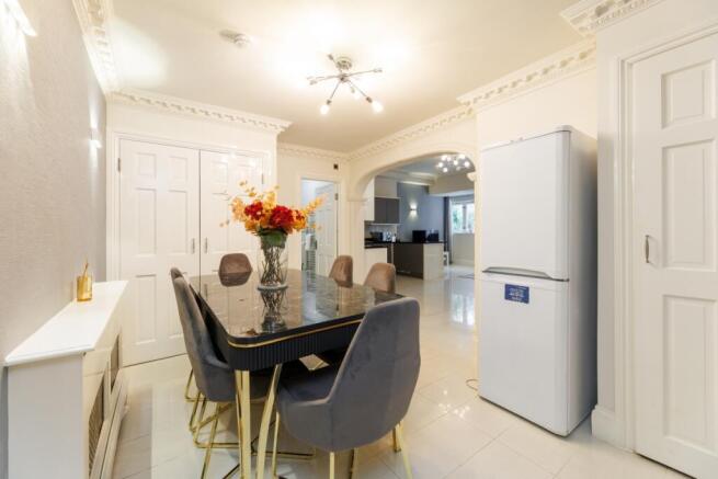 Southwick Street ...