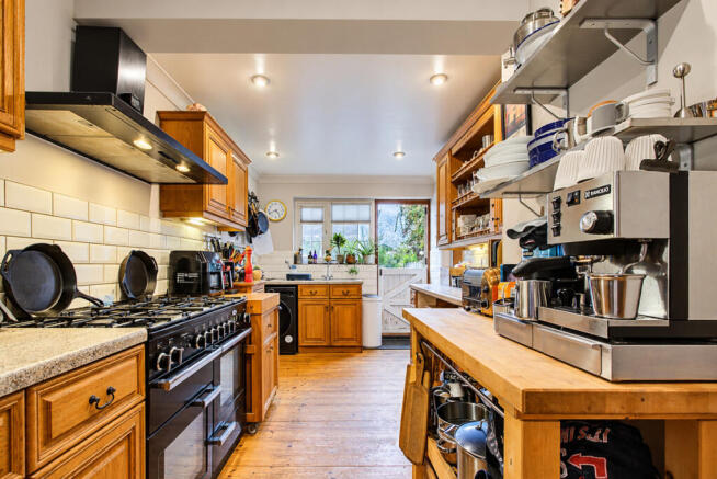 Elmsleigh Drive, Leigh-on-sea, SS9 photo 4