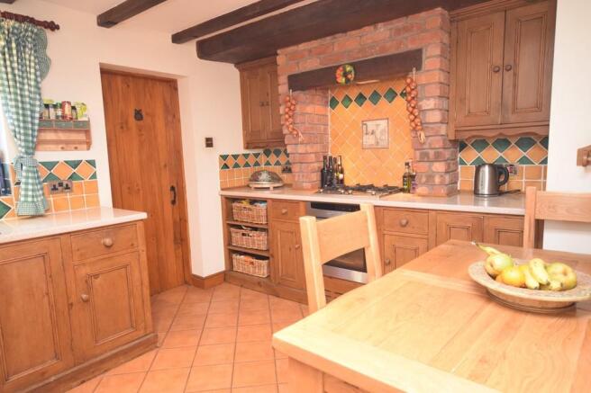 Kitchen/Breakfast...