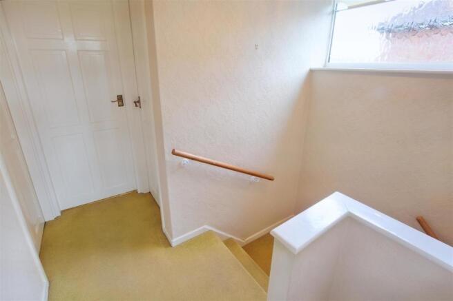FIRST FLOOR LANDING