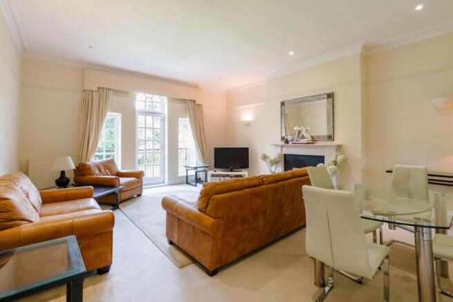 Living Room / Diner
