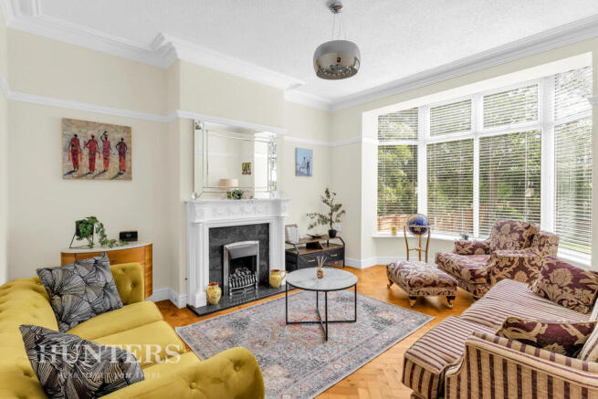 5 bed Semi-Detached for sale Image 7