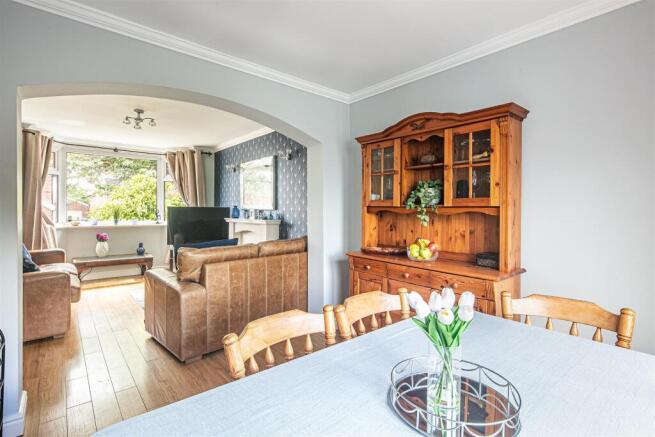 4 bed Semi-Detached for sale Image 5