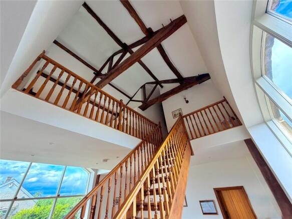 4 bed House for sale Image 8