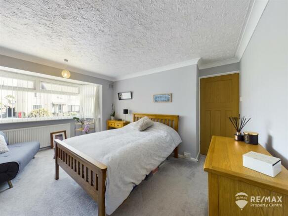 Bedroom 1.jpg