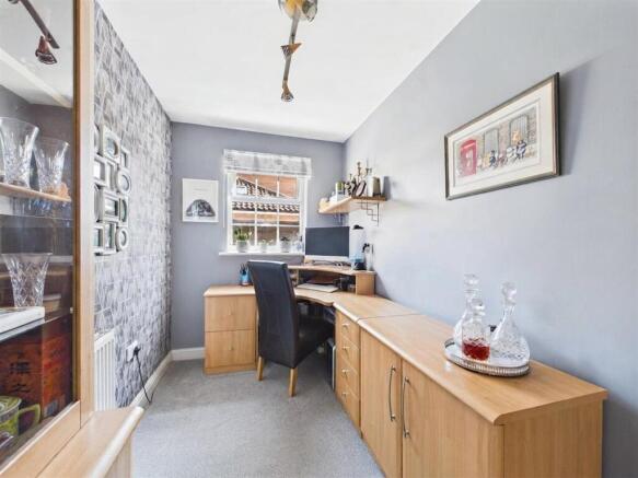 4 bed Detached for sale Image 7