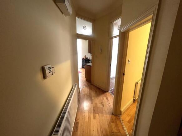 Hallway (2).jpg